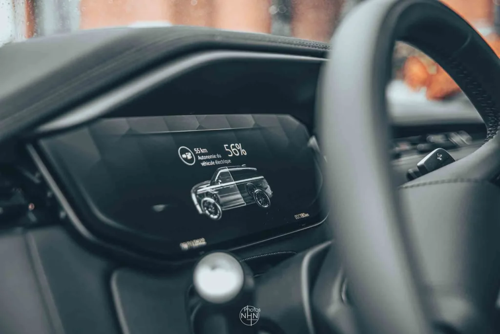Automobile — photographie de Nam Pesesse